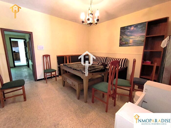 Casas en venta y pisos alquiler - 1