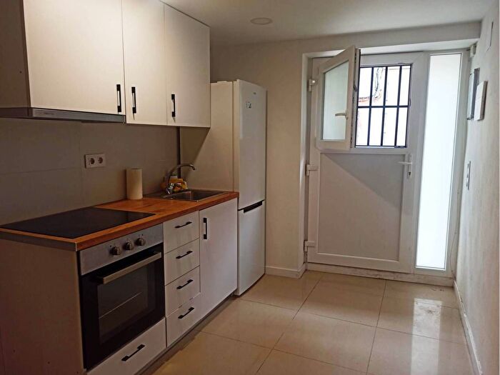 Casas en venta y pisos alquiler - 3