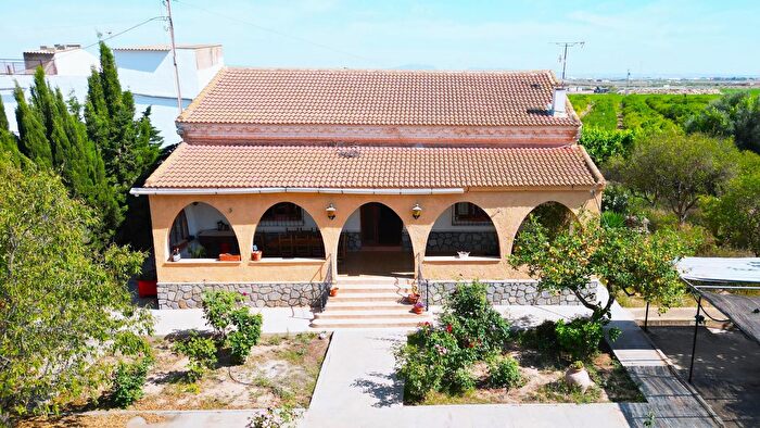 Casa en venta en Pedanías Oeste, Pozo Estrecho de 3 habitaciones