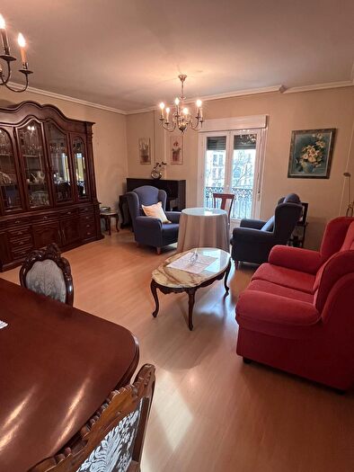 Casas en venta y pisos alquiler - 1
