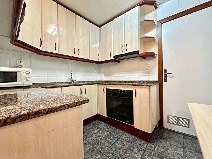 Casas en venta y pisos alquiler - 1