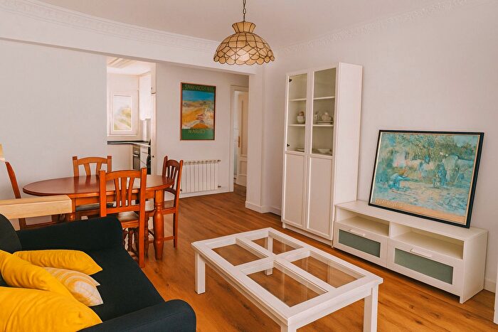 Casas en venta y pisos alquiler - 1