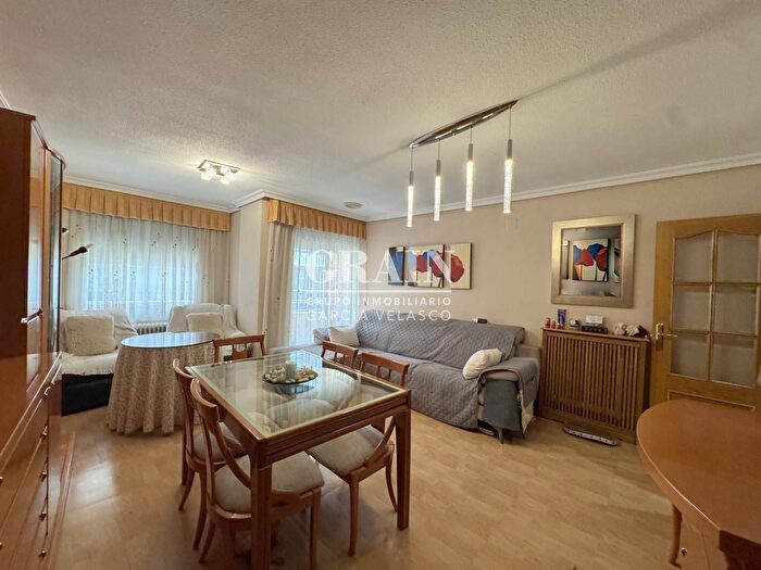 Casas en venta y pisos alquiler - 2