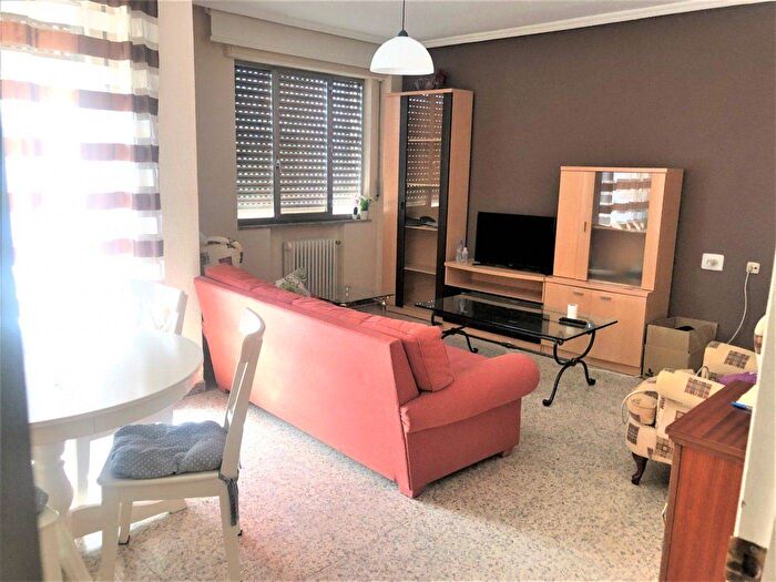 Piso en alquiler en Castilla y León, Salamanca de 4 habitaciones