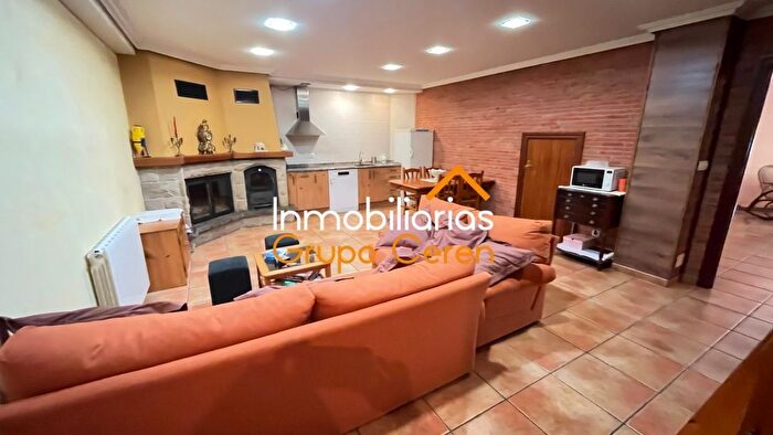 Casas en venta y pisos alquiler - 3