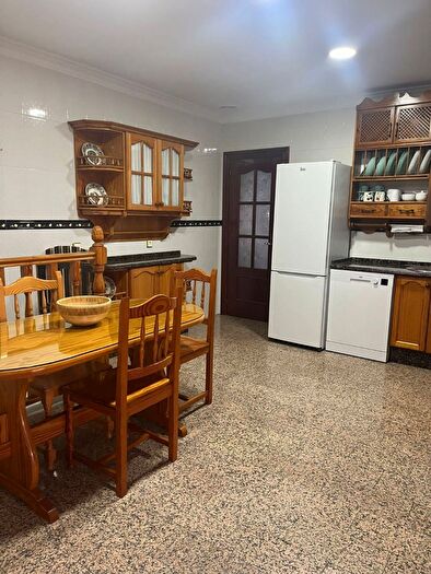 Casas en venta y pisos alquiler - 3