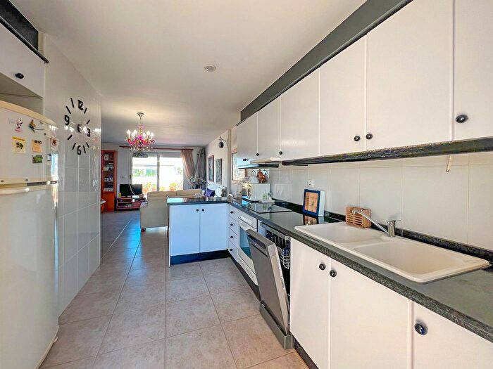 Casas en venta y pisos alquiler - 2