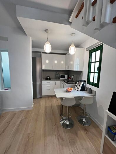 Casas en venta y pisos alquiler - 1