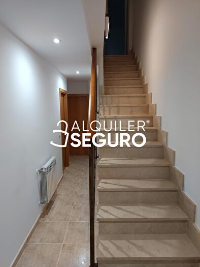 Casas en venta y pisos alquiler - 2