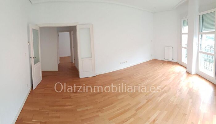Casas en venta y pisos alquiler - 3
