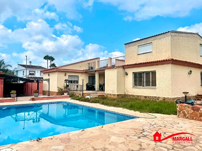 Casa en venta en Ribaroja de Túria, Valencia de 7 habitaciones