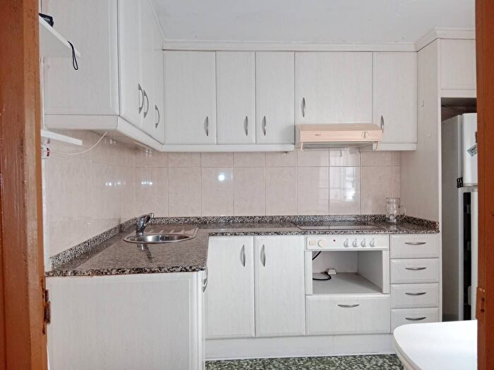 Casas en venta y pisos alquiler - 2