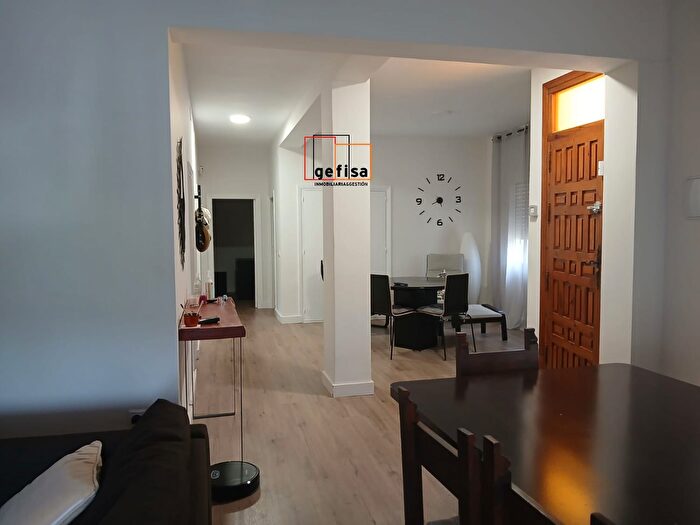 Casas en venta y pisos alquiler - 3