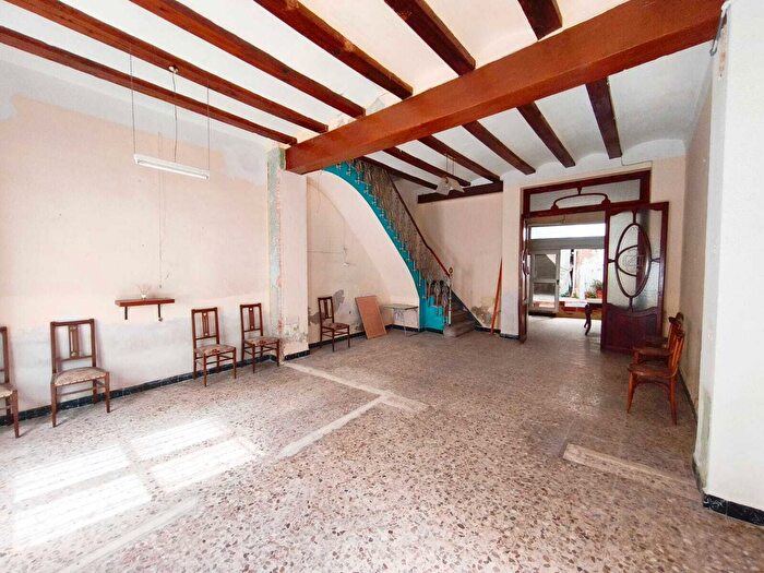Casas en venta y pisos alquiler - 1