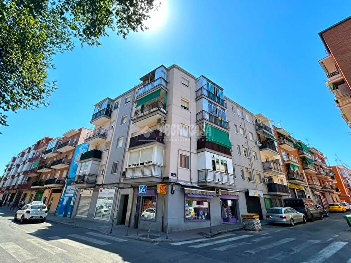 Casas en venta y pisos alquiler - 1