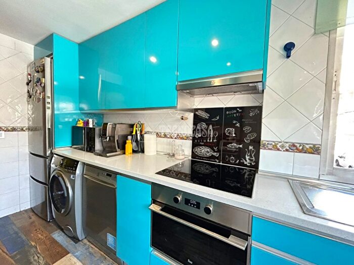 Casas en venta y pisos alquiler - 3