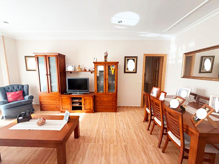 Casas en venta y pisos alquiler - 1