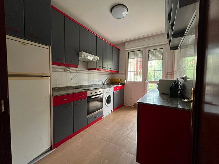 Casas en venta y pisos alquiler - 3