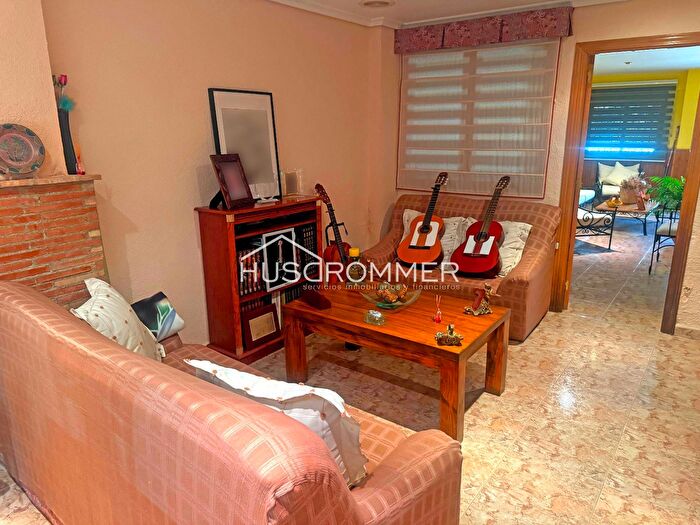 Casas en venta y pisos alquiler - 2