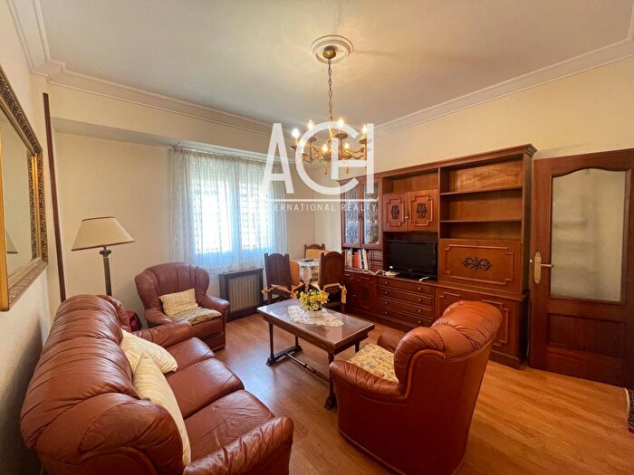 Casas en venta y pisos alquiler - 1