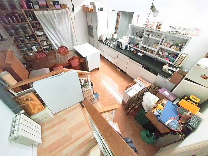 Casas en venta y pisos alquiler - 3