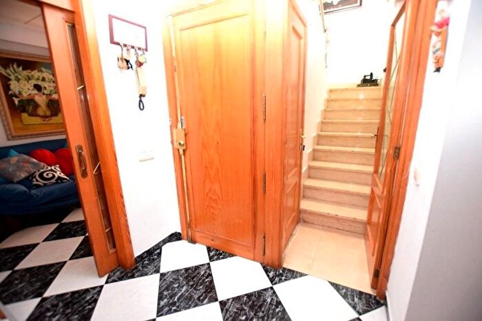 Casas en venta y pisos alquiler - 3