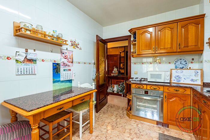 Casas en venta y pisos alquiler - 3