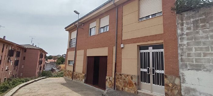Casas en venta y pisos alquiler - 1