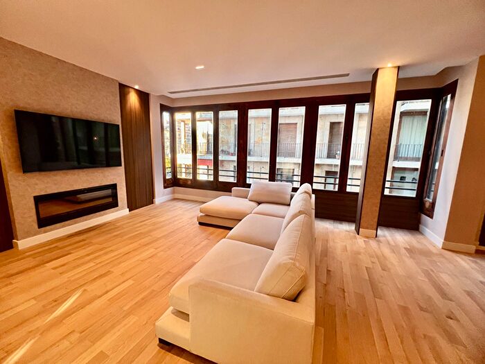 Casas en venta y pisos alquiler - 1