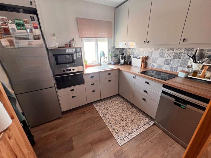Casas en venta y pisos alquiler - 2