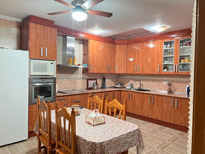 Casas en venta y pisos alquiler - 2