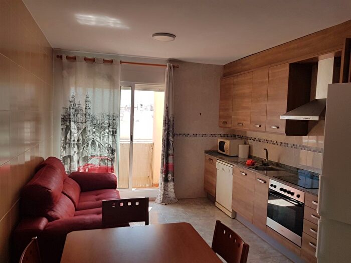 Casas en venta y pisos alquiler - 1