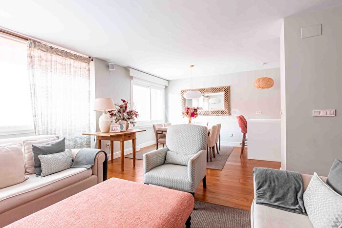 Casas en venta y pisos alquiler - 1