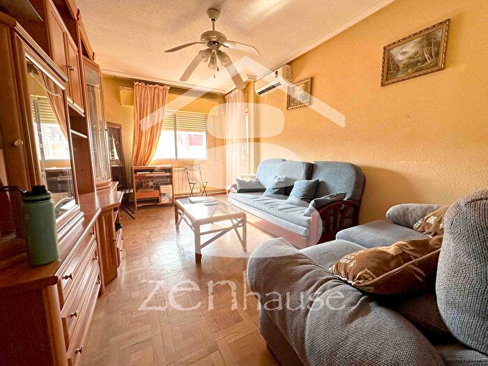 Casas en venta y pisos alquiler - 1