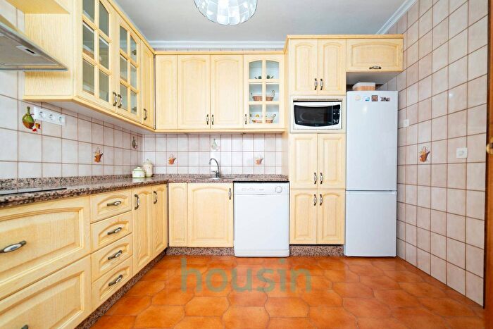 Casas en venta y pisos alquiler - 3