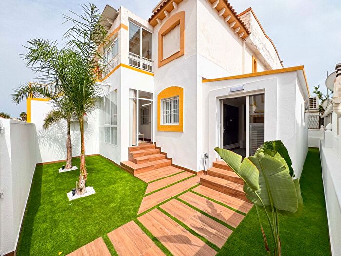 Casas en venta y pisos alquiler - 1
