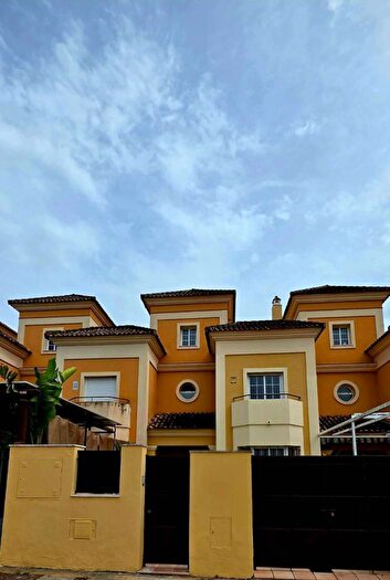 Casa en venta en Andalucía, Sevilla de 4 habitaciones