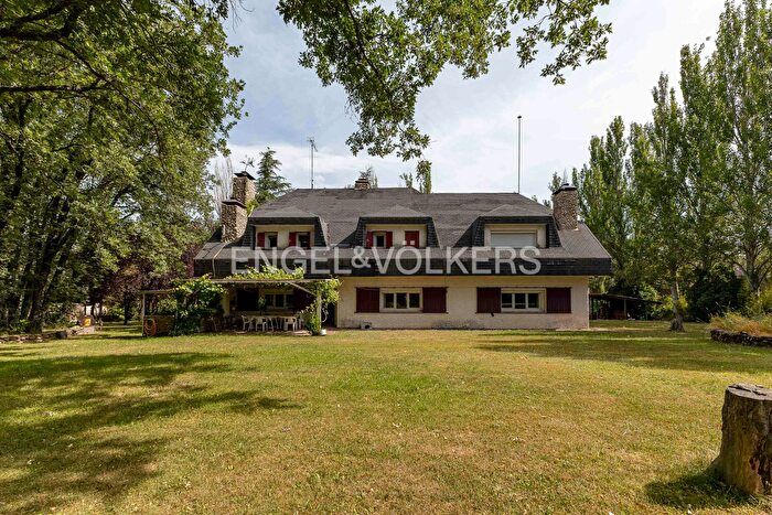 Casas en venta y pisos alquiler - 1