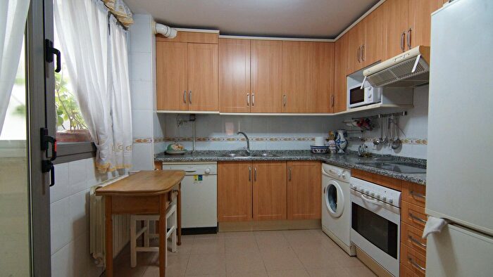 Casas en venta y pisos alquiler - 1