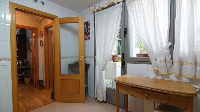 Casas en venta y pisos alquiler - 2
