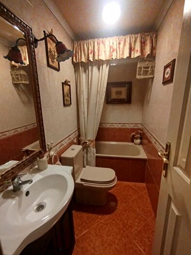 Casas en venta y pisos alquiler - 3