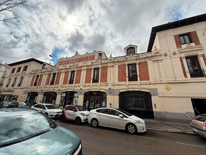 Casas en venta y pisos alquiler - 1