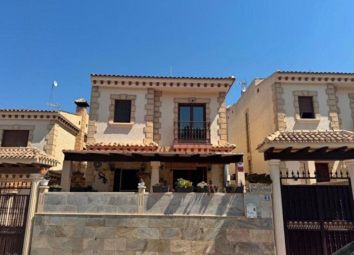 Casas en venta y pisos alquiler - 1