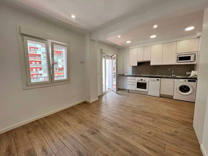 Casas en venta y pisos alquiler - 2