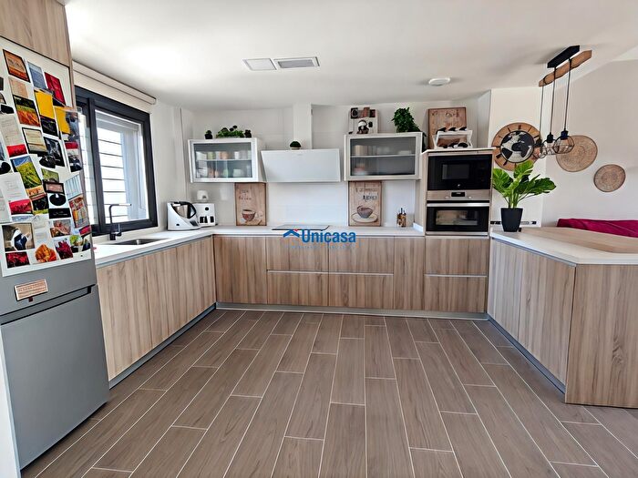 Casas en venta y pisos alquiler - 2