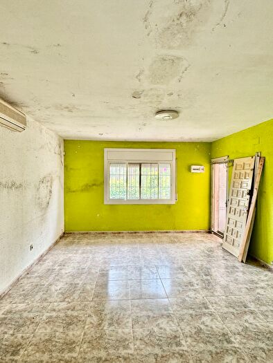 Casa en venta en La Bisbal del Penedès, Tarragona de 6 habitaciones