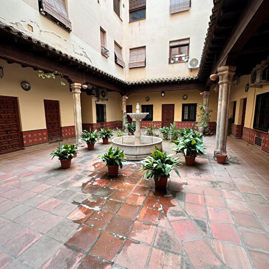 Casas en venta y pisos alquiler - 1