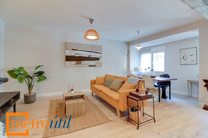 Casas en venta y pisos alquiler - 1