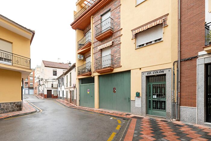 Casas en venta y pisos alquiler - 3