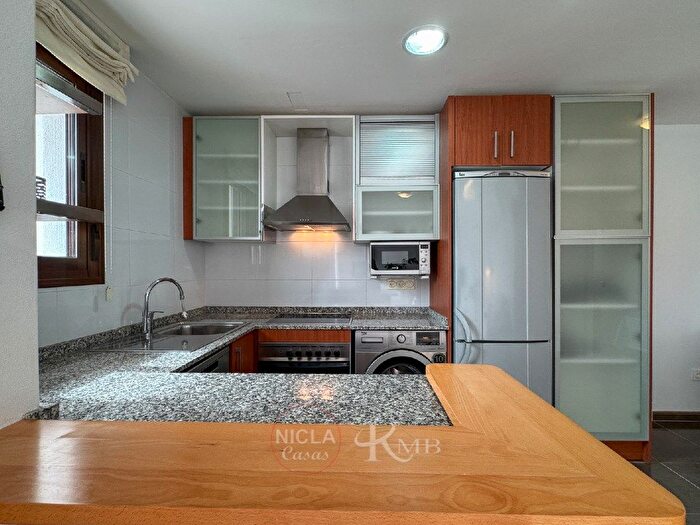 Casas en venta y pisos alquiler - 3